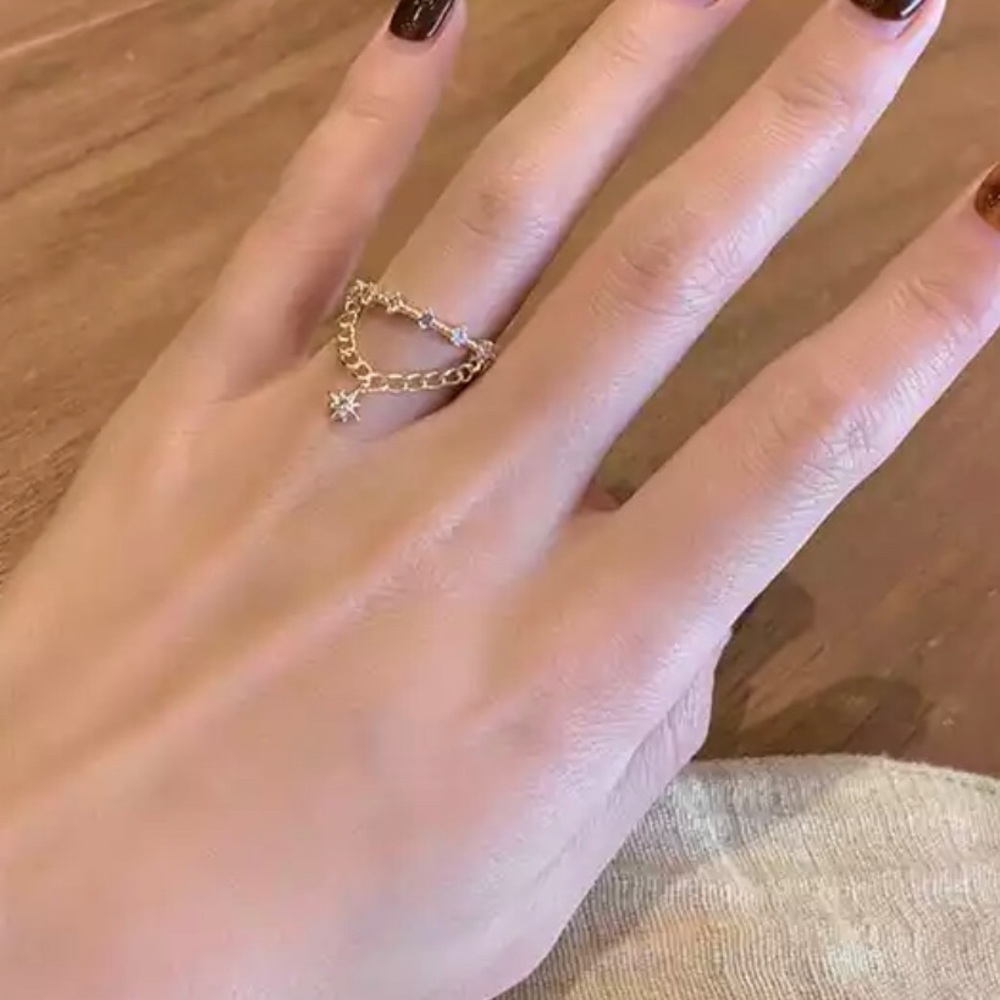 Resizable Star Ring - Picture 2 of 2
